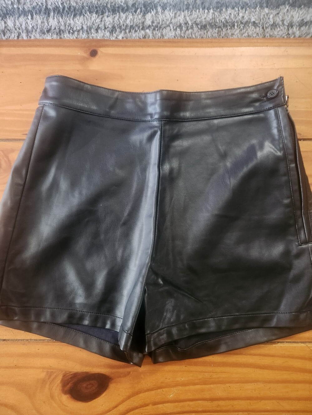 Everbellus Faux Leather Shorts Black Size Large